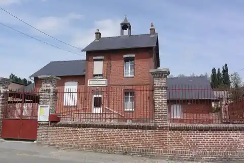 Sainte-Geneviève (Aisne) mairie, école mixte