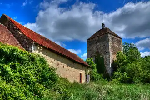 Donjon de Chenillat, XVème siècle, Cesset
