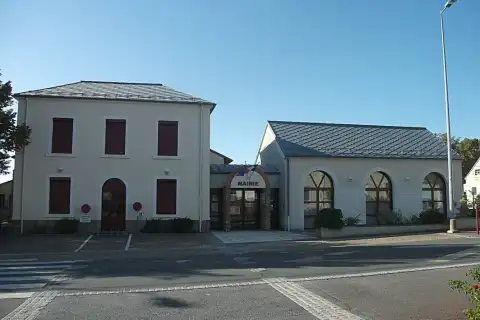 Mairie de Durdat-Larequille, Allier, Auvergne-Rhône-Alpes, France. [19023]