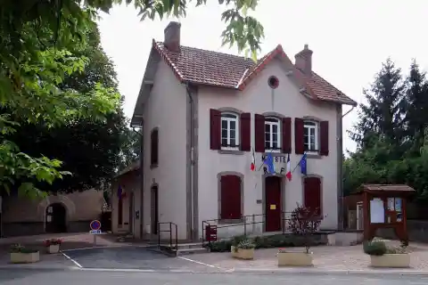 Mairie de Servilly, Allier, France