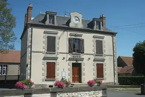 Mairie de Voussac, Allier, Auvergne-Rhône-Alpes, France. [18966]