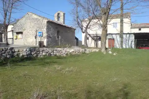 Chapelle au village de Saint-Pierre, Alpes-de-Haute-Provence