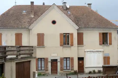 L'ancienne mairie de Saint-Laurent-du-Cros, en Champsaur (Hautes-Alpes)