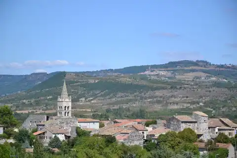Vue d'ensemble de la vieille ville de Lavilledieu