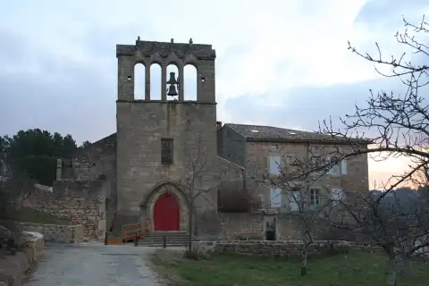 Façade église romane de Mercuer