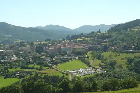 Vue générale de Saint-Félicien depuis la route du col de Fontaille