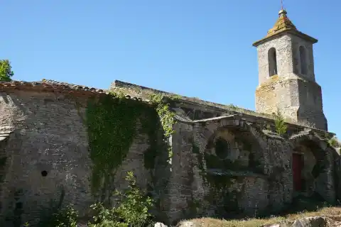 Eglise Saint-Pierre-es-Liens à Villarlong (et non Notre-Dame-de-la-Lauze) à Villarzel-Cabardès (Aude)