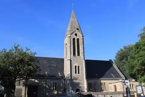 Église Saint-Ursin à Épron (Calvados)