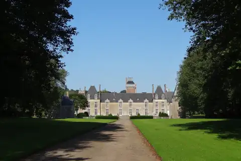Maisons (Calvados) château datant en grande partie du XVIIe siècle
