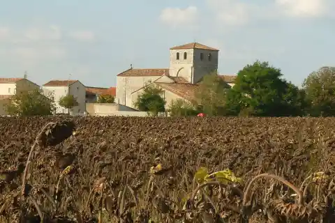 Église de Bunzac (16), France
