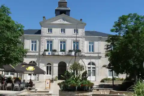Hôtel de ville, Ruffec, Charente, France