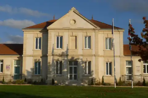 Mairie de Clérac, Charente-Maritime, France