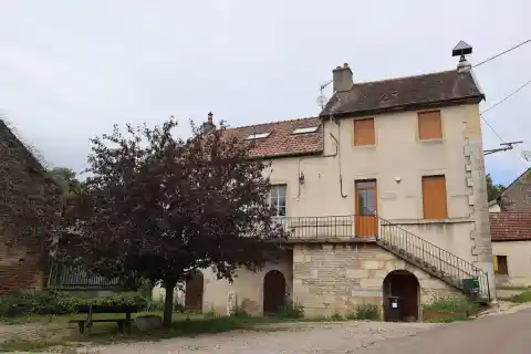 Mairie de Collonges-lès-Bévy (21)