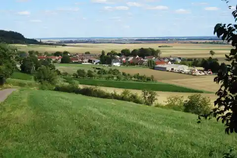 Poinçon-lès-Larrey (Côte-d'Or)