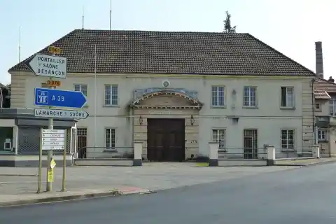 Entrée principale de la poudrerie nationale de Vonges route de Pontailler