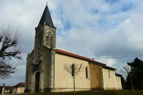 L'église Saint-Barthélemy vue du sud-ouest, Église-Neuve-de-Vergt, Dordogne, France