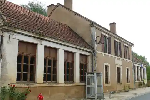 Grives - Ecole-Mairie