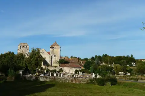 Le bourg de Liorac-sur-Louyre, Dordogne, France