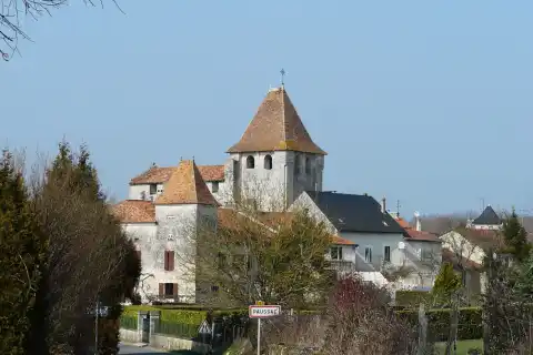 Le village de Paussac et son église, Paussac-et-Saint-Vivien, Dordogne, France