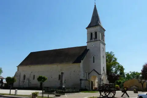 La façade nord de l'église Notre-Dame-de-l'Assomption, Le Pizou, Dordogne, France