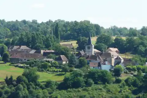 Le bourg de Saint-Paul-la-Roche, Dordogne, France