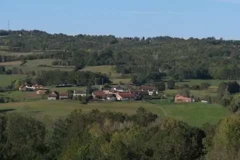 Le bourg de Salagnac, Dordogne, France