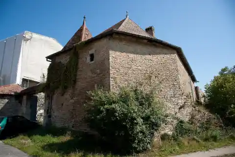 Château de Bartherans, en travaux en 2011