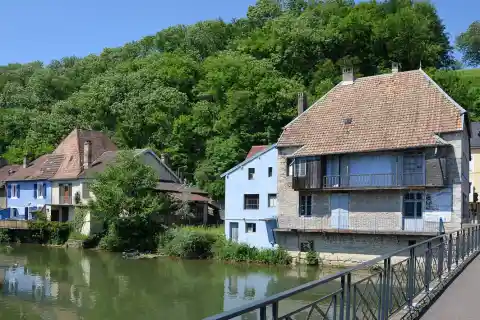 Vue de L'Isle-sur-le-Doubs