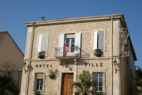 La mairie de Donzère (Drôme)