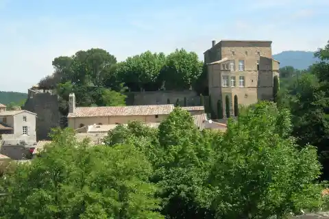 Le château d'Eurre (département de la Drôme, France)