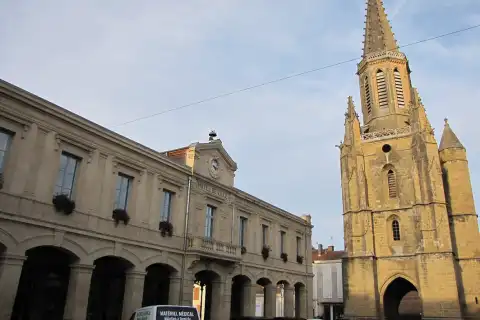Mairie et église de Boulogne-sur-Gesse