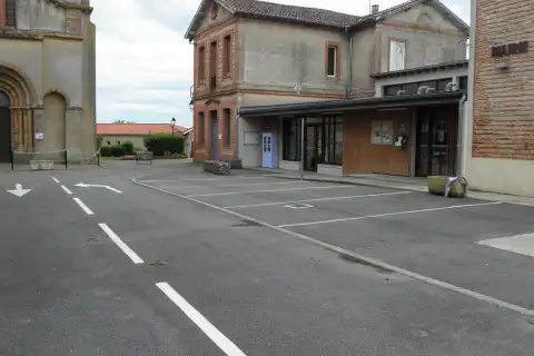 Boîte à livres à Roquesérière