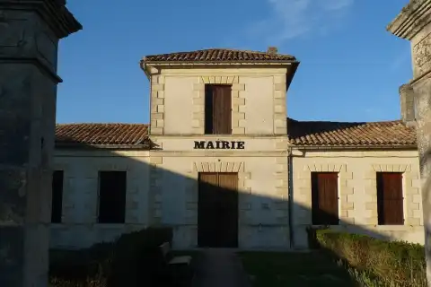 Mairie de Cartelègue, Gironde, France