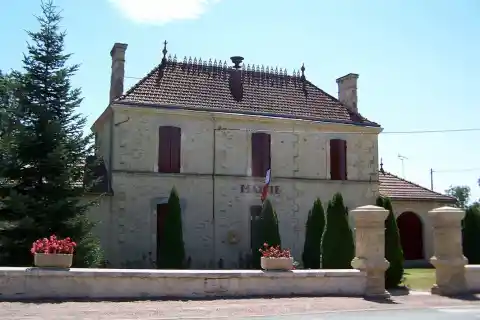Mairie de Cleyrac (Gironde, France)
