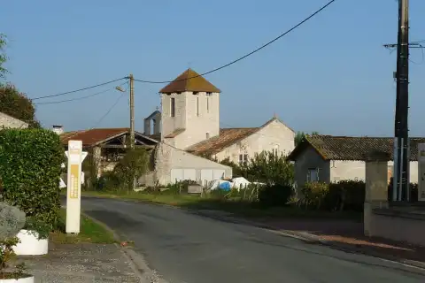 Vue du bourg au sud, Générac, Gironde, France