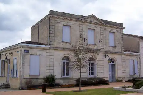 Mairie de Landiras (Gironde, France)