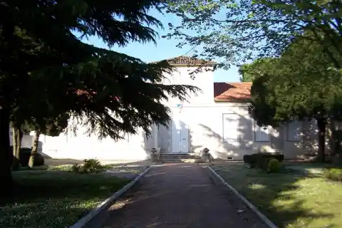 Mairie de Podensac (Gironde, France)