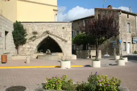 Saint-Geniès-de-Fontedit (Hérault) - fontaine