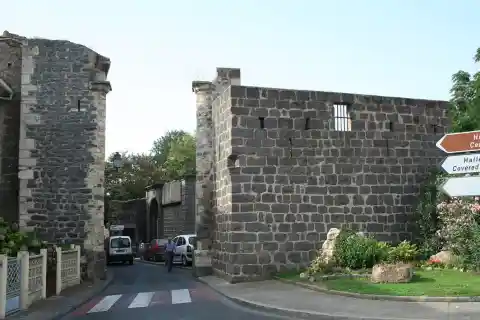 Vias (Hérault) - rempart