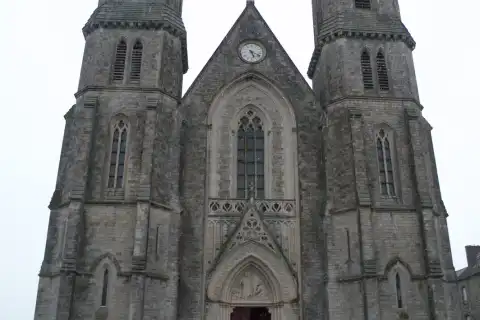 Église Saint-Pierre de Martigné-Ferchaud