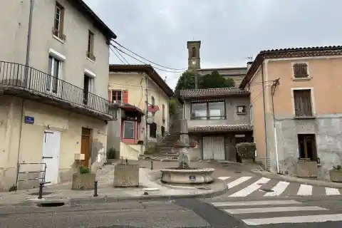 Chanas - place de la Fontaine