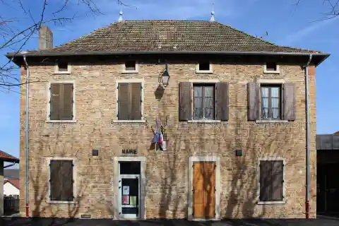 La mairie de Chozeau