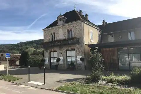 Image du village de Balanod, département du Jura, France, en octobre 2017