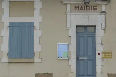 Mairie de Nerbis (Landes, France), détail de la façade