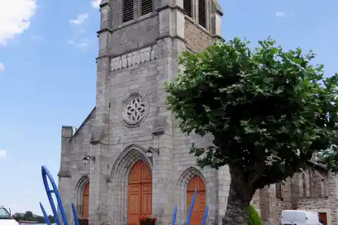 Église Saint Denis, Essertines-en-Donzy, Loire, France