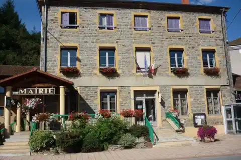 Mairie de Saint-Victor-sur-Rhins dans le département de la Loire