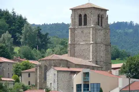 Verrières-en-Forez - Eglise et village
