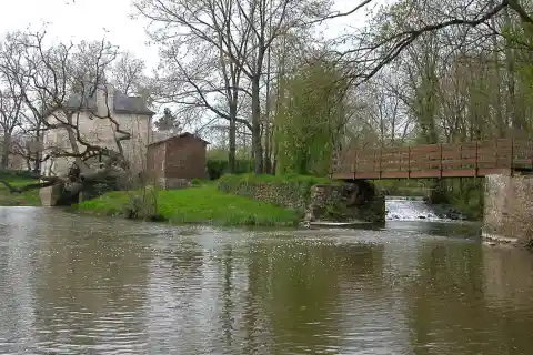 Moulin à eau et plan d'eau de Mouais
