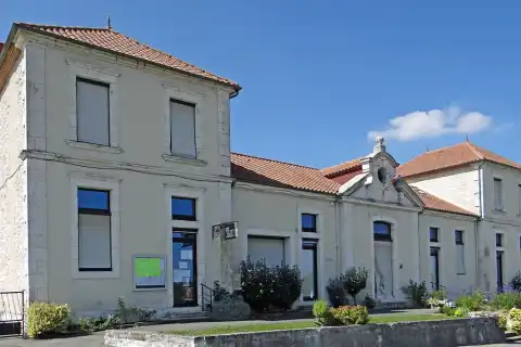 Savignac-sur-Leyze - Mairie-école