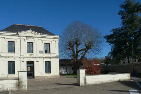 Extérieur de la Mairie de neuillé (Maine-et-Loire, France)